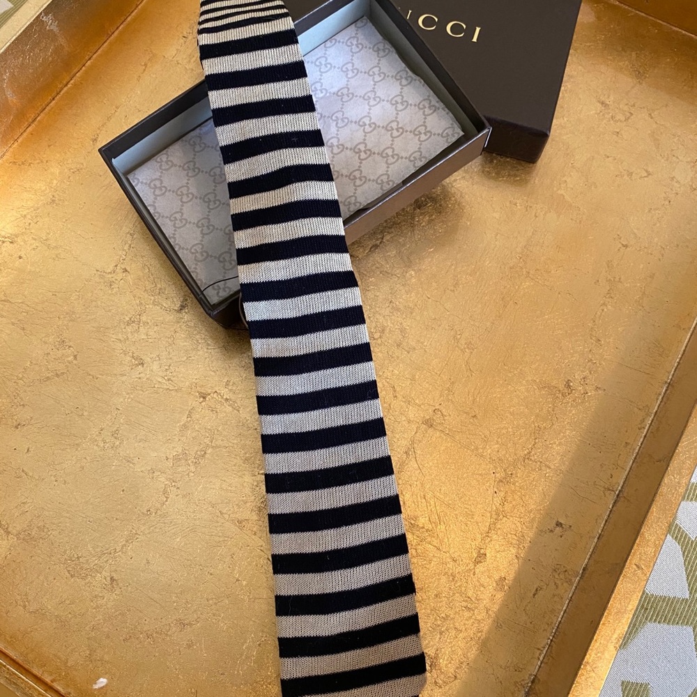 Gucci striped knit neck tie (unisex)